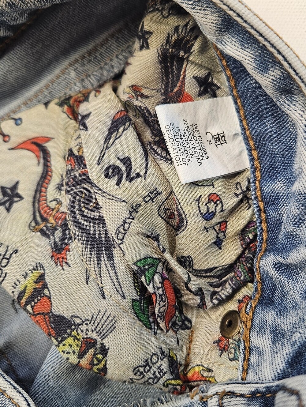 Ed Hardy Tiger Graphic Wide Leg Jeans Light Wash Blue Y2K Tattoo Size 24 - Picture 8 of 11